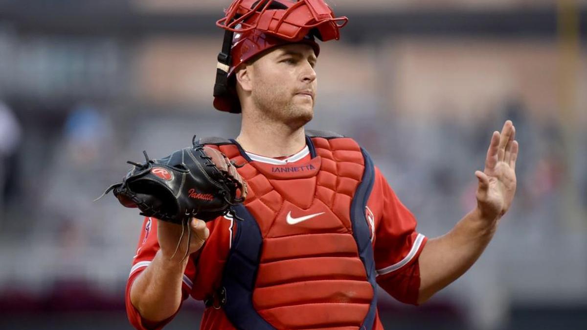 The Mariners signed former Los Angeles Angels catcher Chris Iannetta to a one-year, $4.25 million deal Monday.