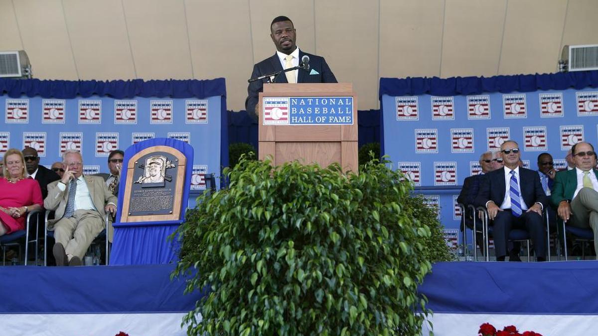 National Baseball Hall of Fame inductee Ken Griffey Jr. speaks during the induction ceremony at Clark Sports Center on Sunday, July 24, 2016, in Cooperstown, N.Y. (AP Photo/Mike Groll)