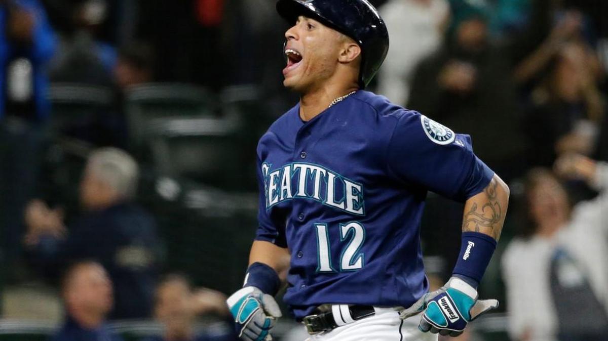Center fielder Leonys Martin is looking to recapture his 2016 form.