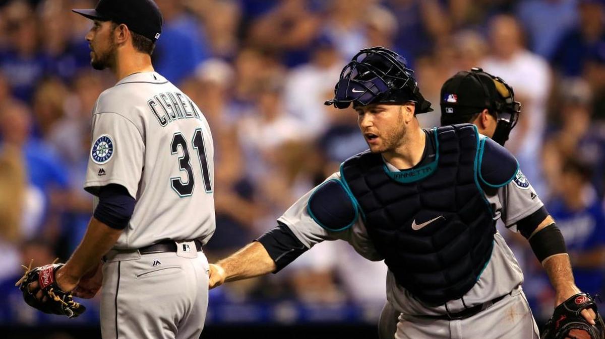 It was another tough loss Thursday for reliever Steve Cishek, catcher Chris Iannetta and the Mariners.