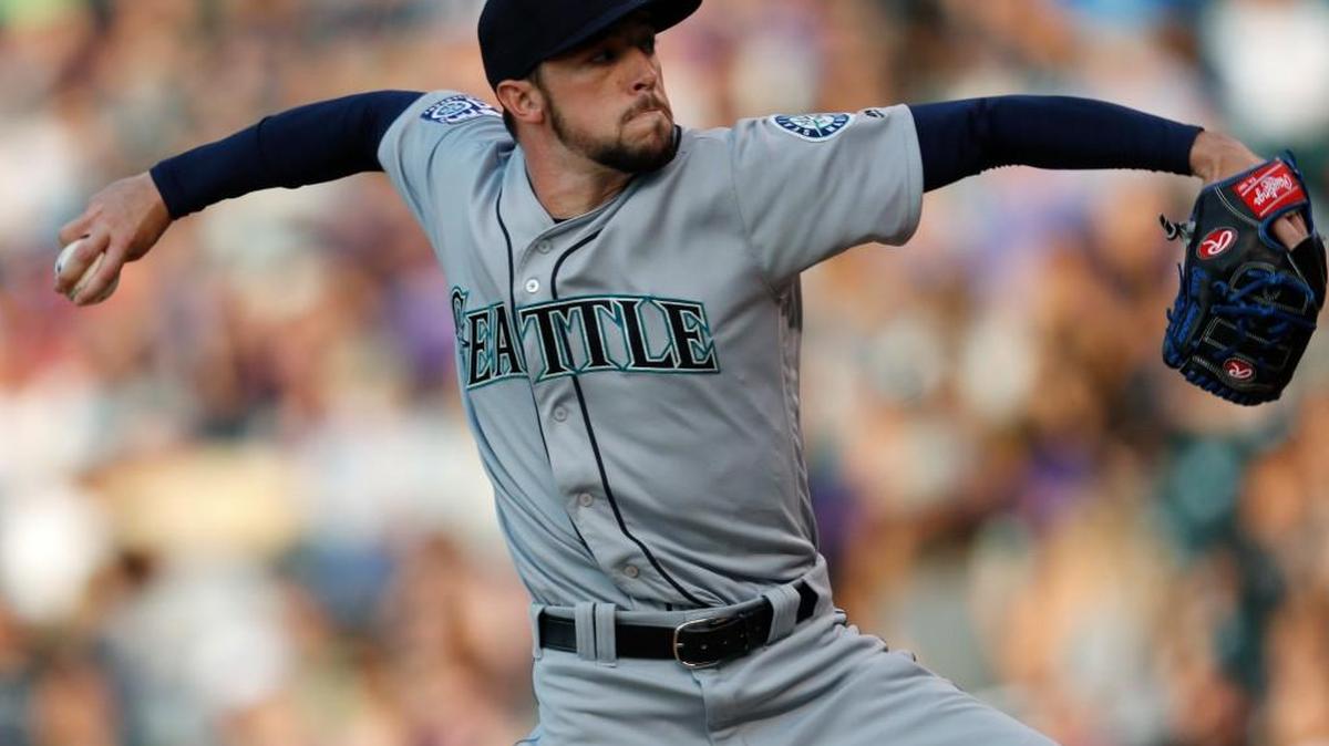 Right-hander Casey Lawrence is pushing for a recall to the big leagues after being selected as the TNT’s player of the week in the Mariners’ farm system.
