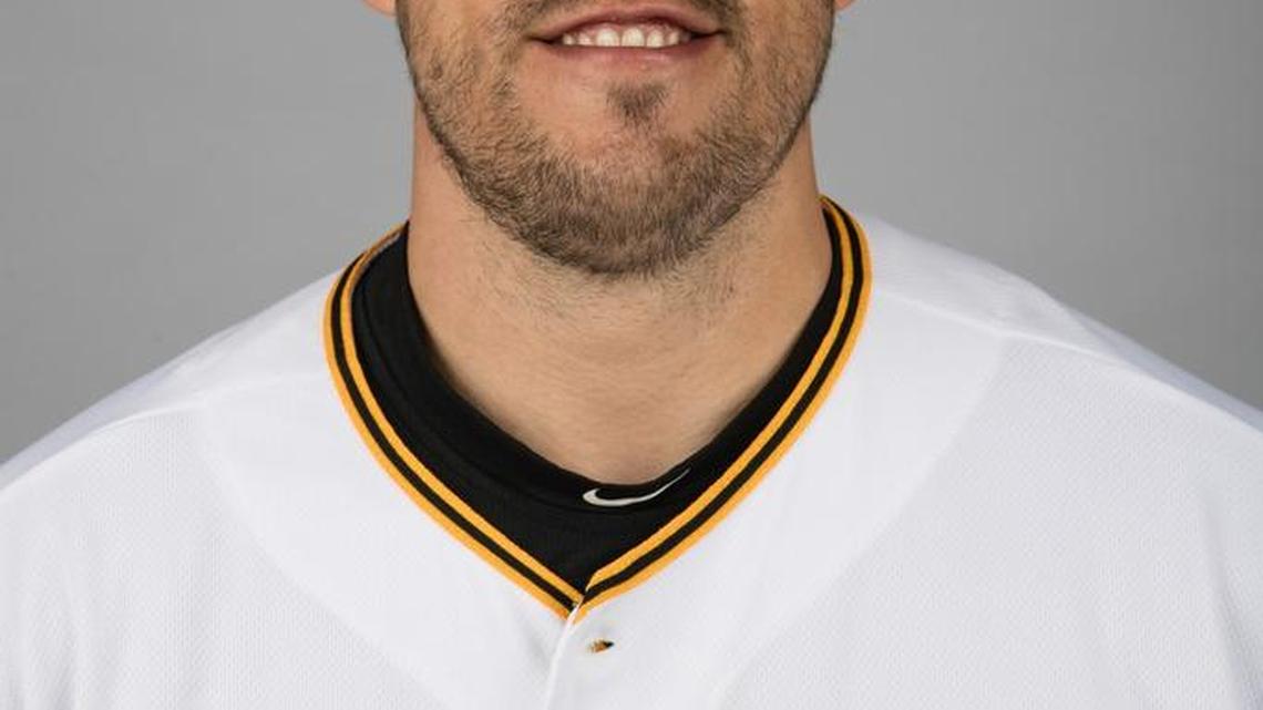 Mariners add to their bullpen mix by claiming a right-hander from Pirates