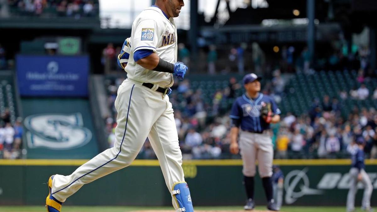 Nelson Cruz has no trouble easing his way around the bases after hitting a home run — as he did Sunday against Tampa Bay’s Erasmo Ramirez. Running the bases is a different matter.
