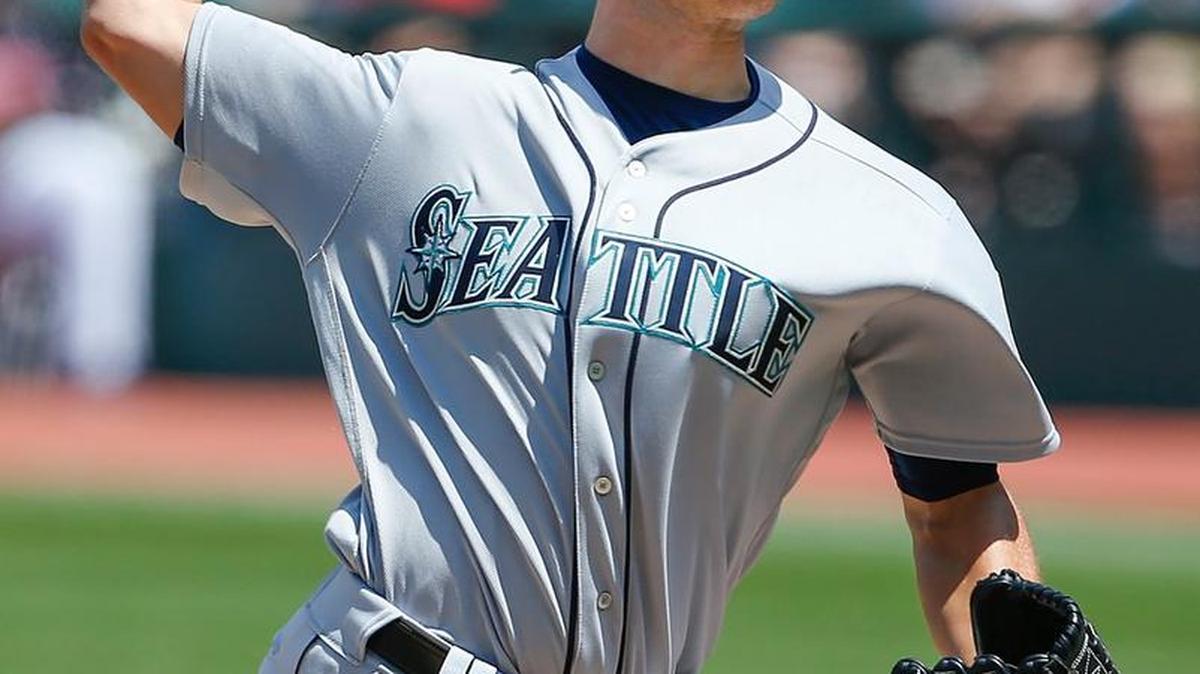 Chase De Jong failed to last three innings Sunday in his first big-league start. Does he remain in the rotation? That’s one of many roster decisions the Mariners face over the next few days.