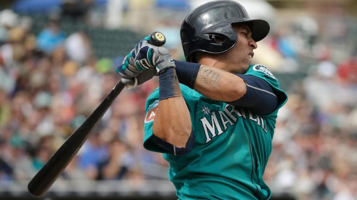 Mariners center fielder Leonys Martin hopes to have the opportunity some day to play in front of Cuban fans.