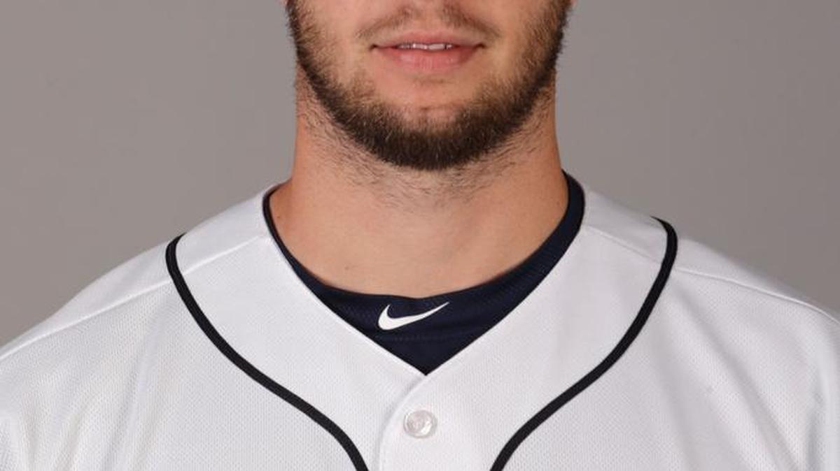Mariners reliever Evan Scribner, recovered from a torn back muscle, made his season debut Friday by pitching one scoreless inning against the Angels.