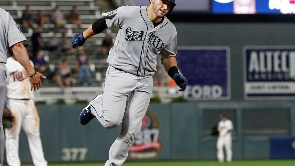 Mike Zunino rounds third base after a homer against the Twins.