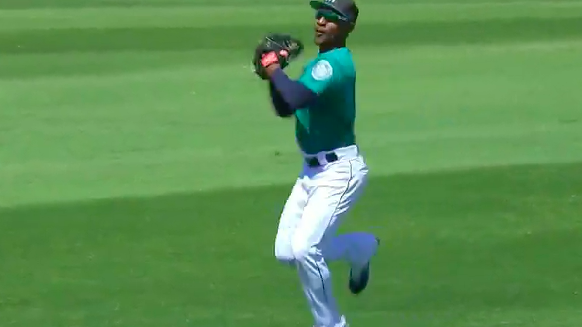 Left fielder Jarrod Dyson came up throwing for the final out in the first inning.