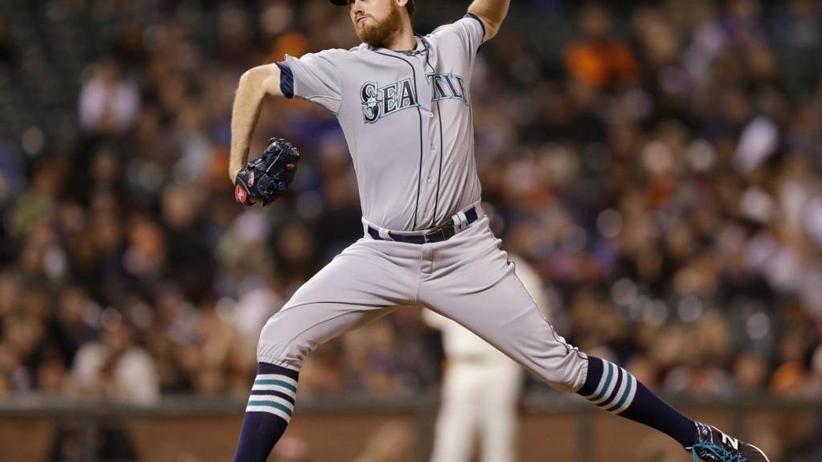 Lefty reliever Charlie Furbush avoided a possible arbitration hearing by reaching agreement Friday on a one-year contract.