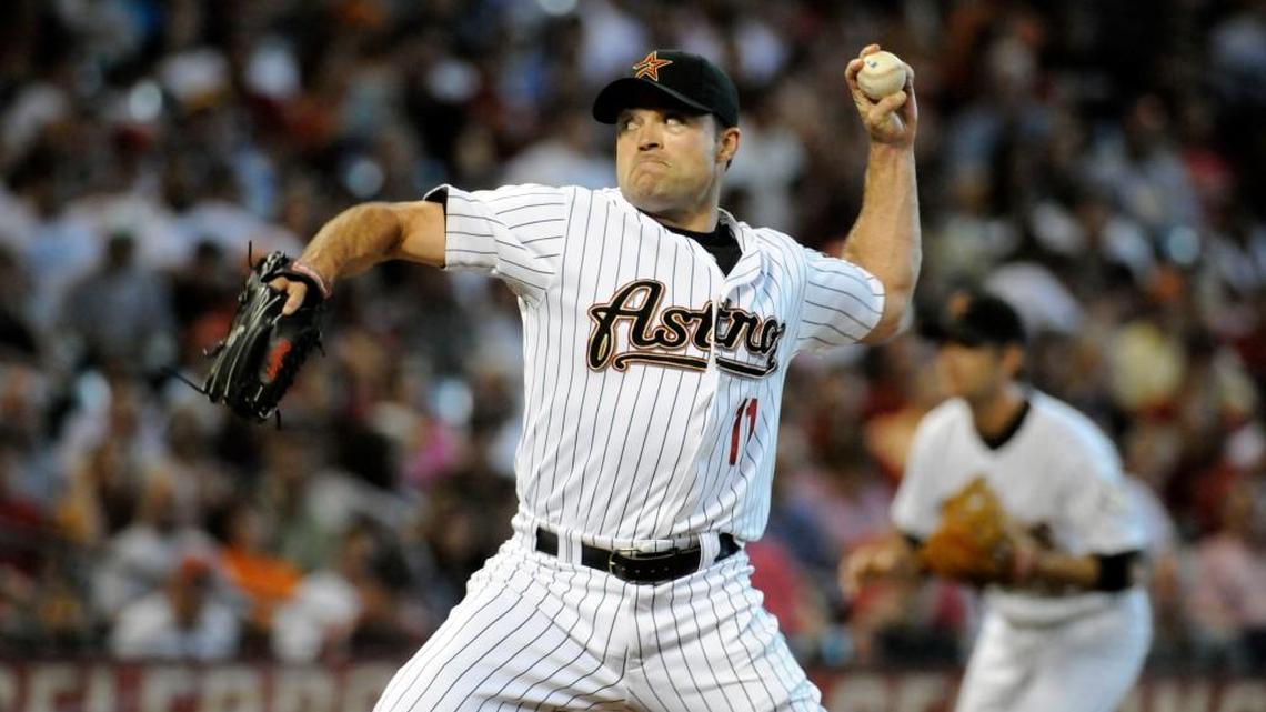 Left-handed pitcher Mike Hampton, shown in this 2009 photo while pitching for Houston, is the Mariners’ new bullpen coach.