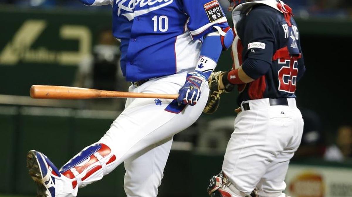South Korea's Dae-Ho Lee, who hit 31 home runs in the Japan League last season, is joining the Seattle Mariners.