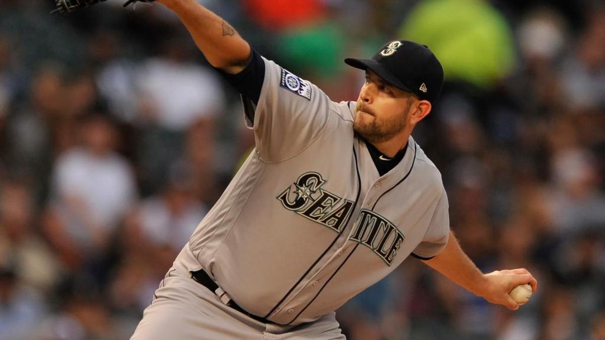 James Paxton provided the Mariners with six strong innings Friday in a 4-2 victory over the White Sox.
