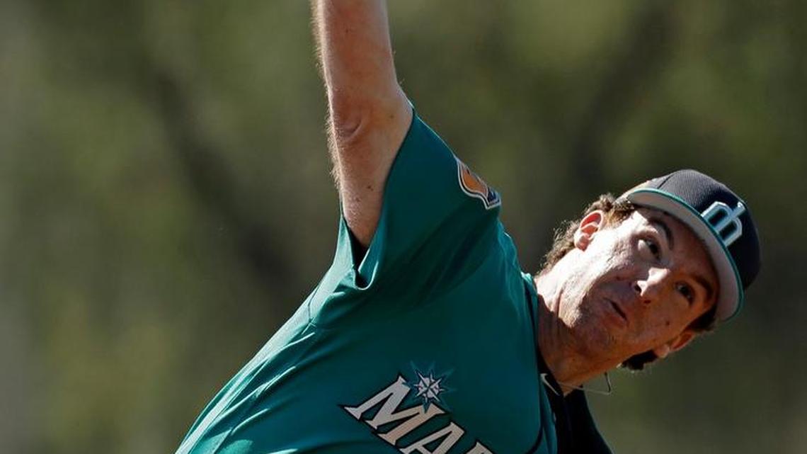 Watchpoints: Moore makes his debut for a rotation still in flux