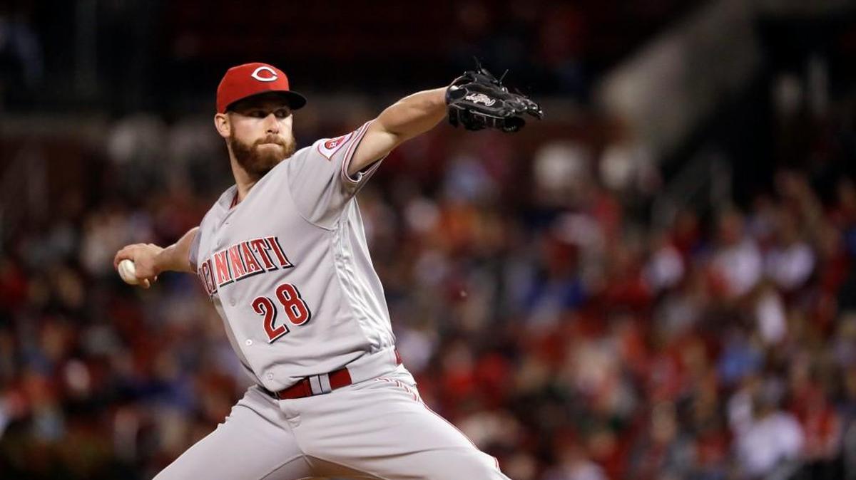 Could Cincinnati right-hander Anthony DeSclafani be the answer to the Mariners’ need for a starting pitcher?