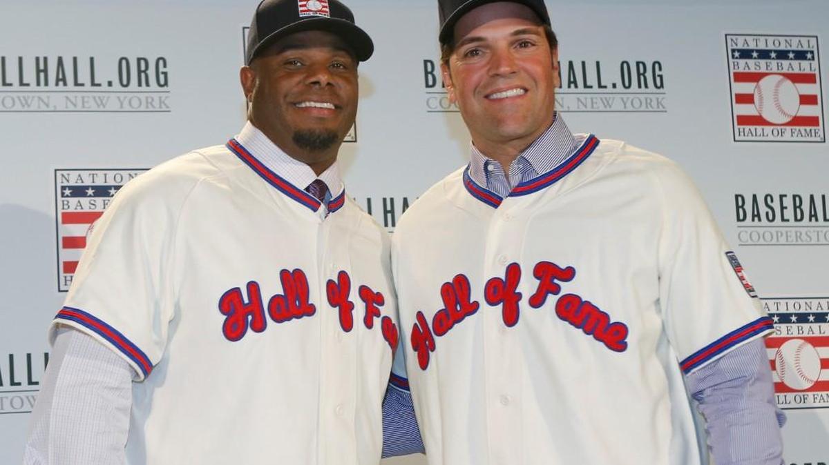 Ken Griffey Jr. and Mike Piazza at their Hall of Fame news conference on Thursday in New York.