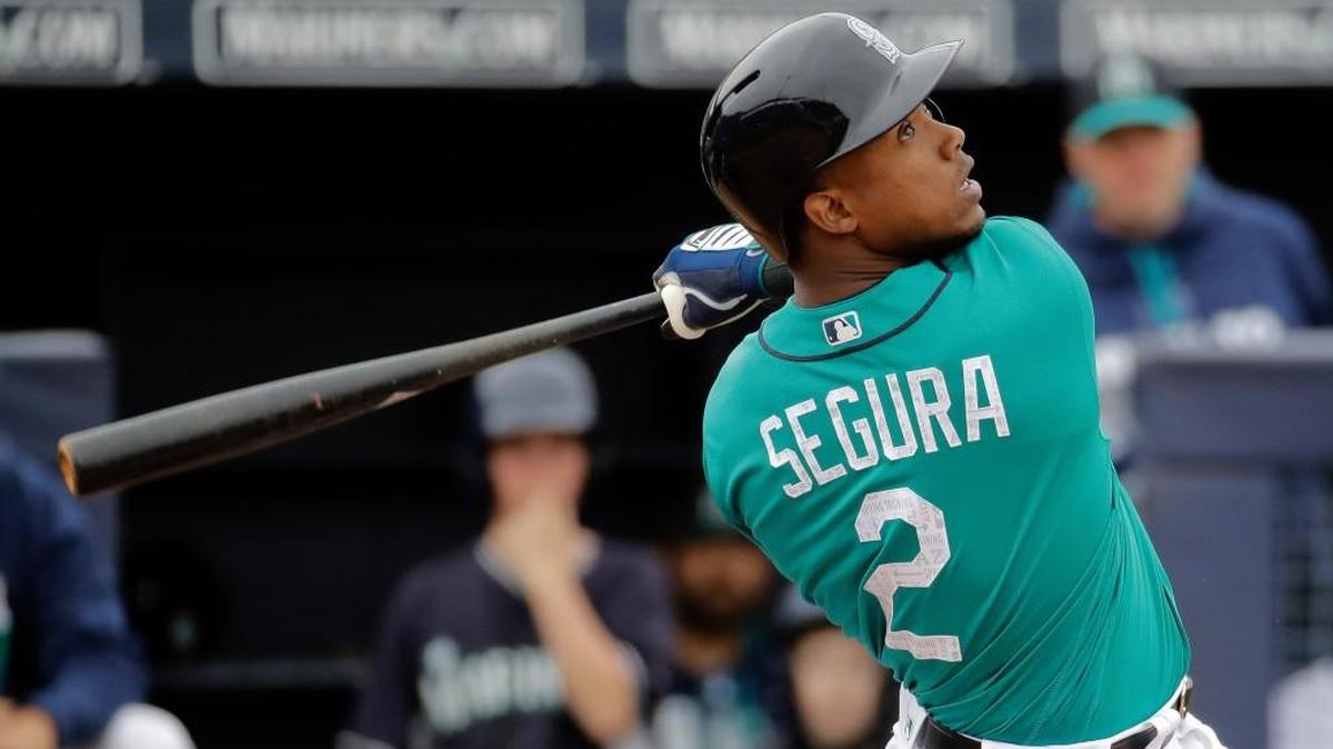 Jean Segura’s two-run homer got the Mariners on the board in the sixth inning.