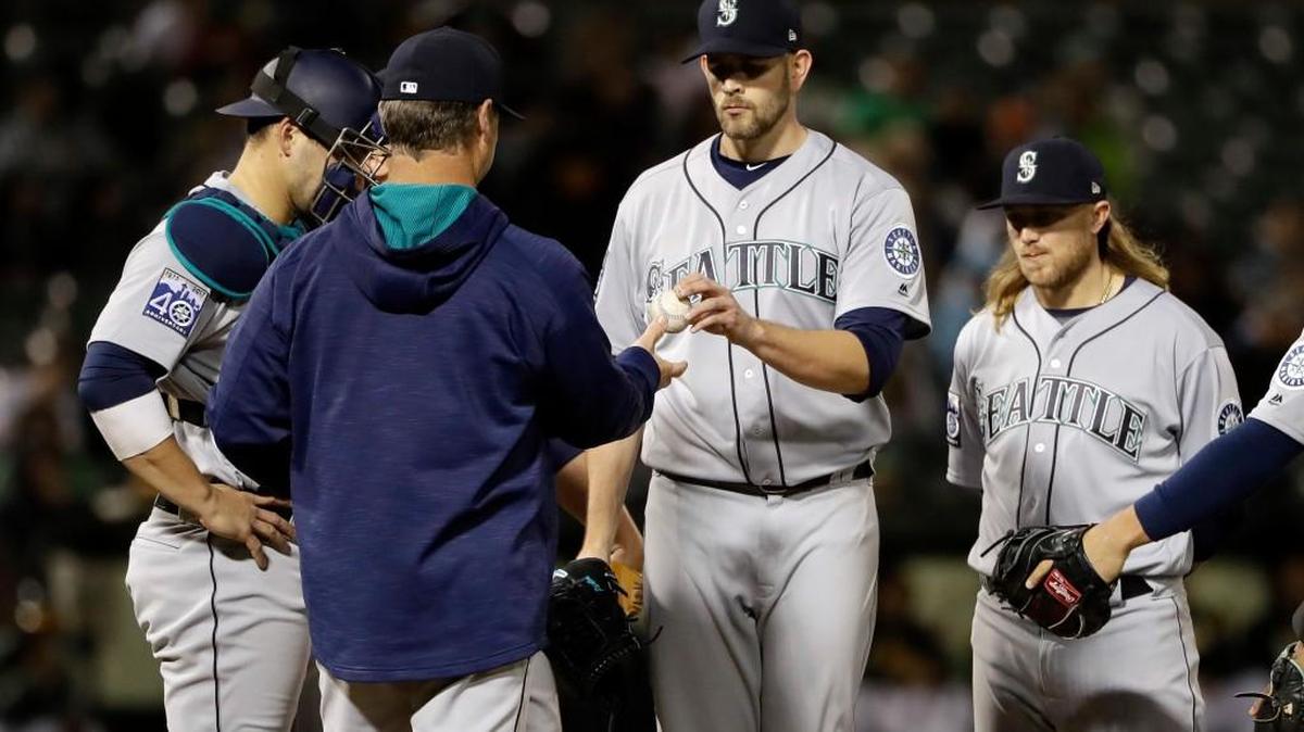 James Paxton failed to last five innings Thursday in a 9-6 loss to Oakland.