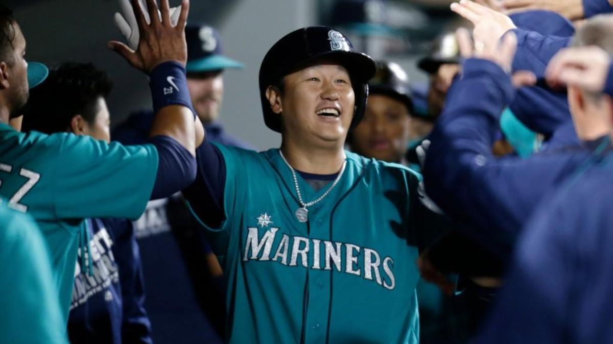 Dae-He Lee got a second round of high-fives in the Mariners’ dugout when he hit his second home run of the game —a three-run shot in the fourth inning.