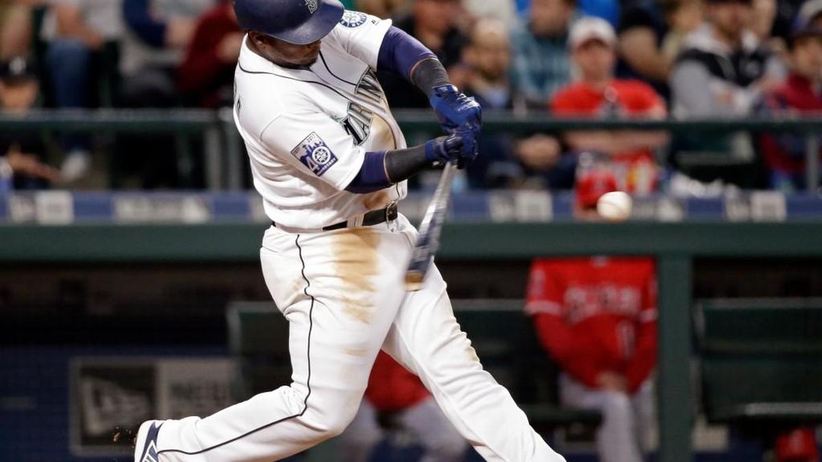 The Mariners had trouble scoring runs in Toronto, but Jean Segura was 7-for-17 in the four-game series.