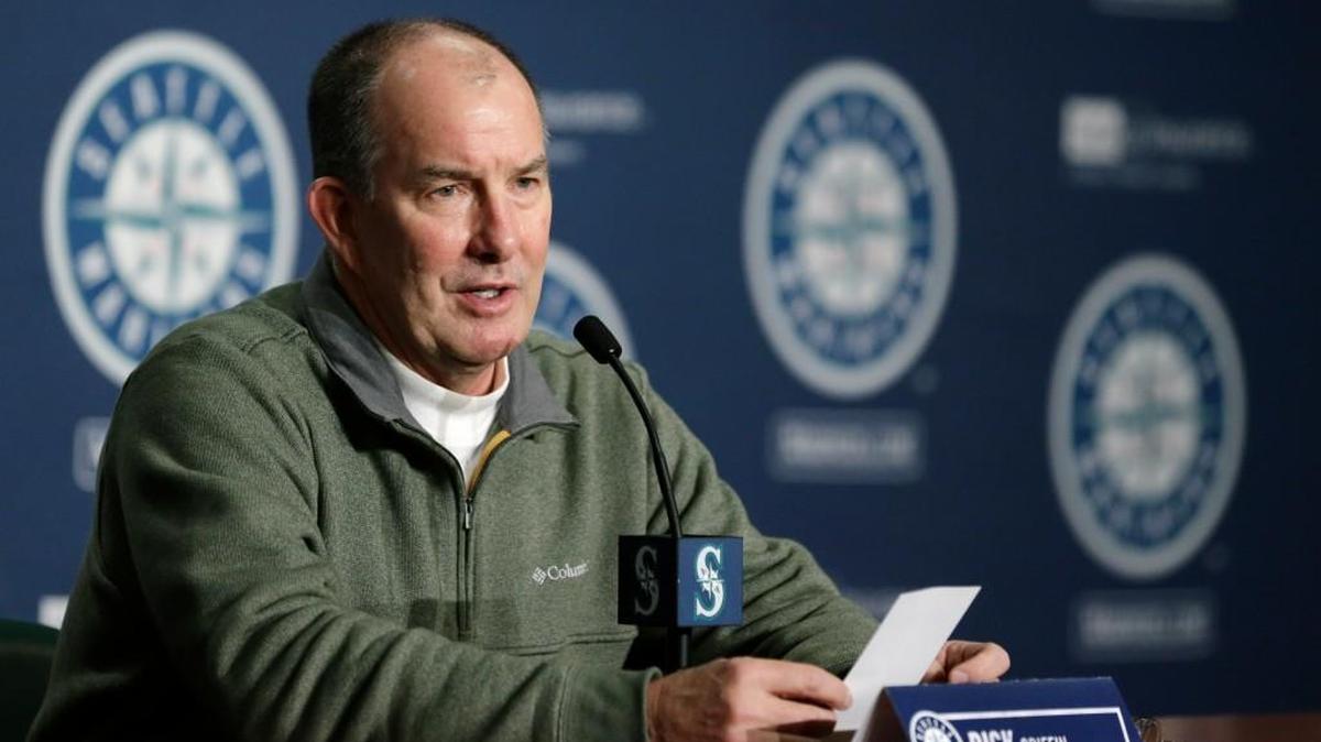 Mariners trainer Rick Griffin says he’s “100 percent” confident in the health of right-hander Hisashi Iwakuma, who returned to the club after his three-year deal with the Dodgers fell apart after he underwent a physical examination.