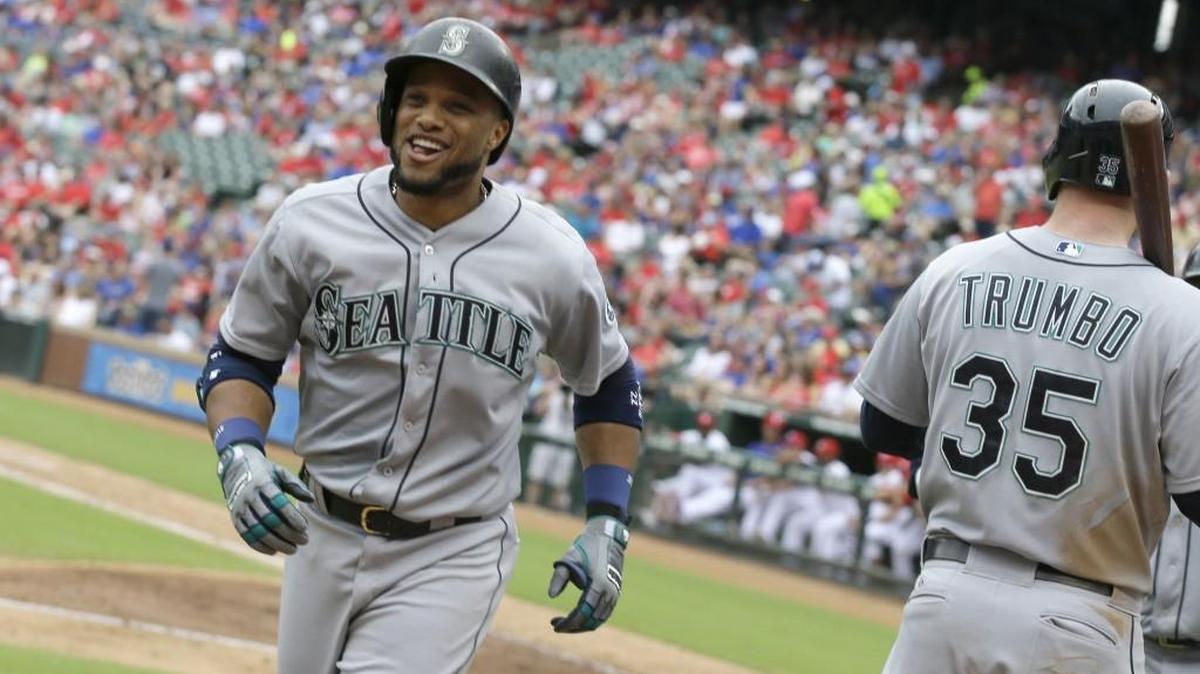 
Robinson Cano trots off the field after a three-run homer during a game against the Texas Rangers in Arlington on Sept. 20. Cano had surgery Tuesday to repair a sports hernia.
