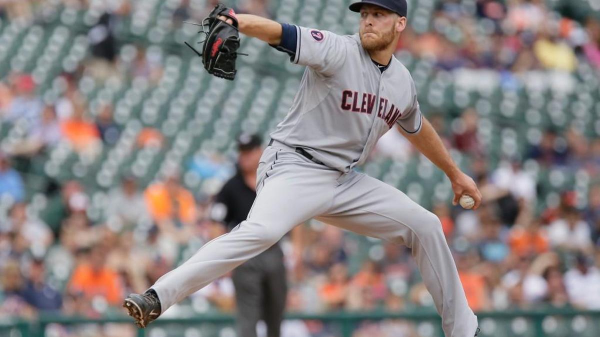 Lefty reliever Nick Hagadone signed a minor-league deal with the Mariners that includes an invitation to big-league camp.