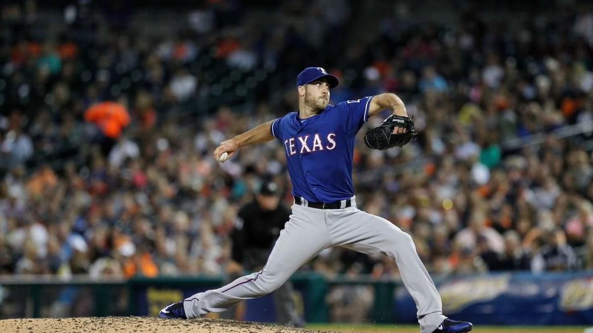 The Mariners released right-hander Anthony Bass on Thursday in order to allow him to pursue an opportunity in Japan.