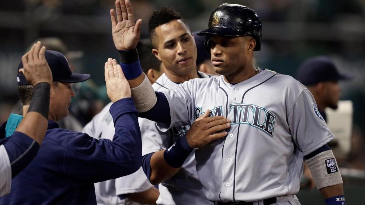 Robinson Cano got another reason for congratulations Monday when he was selected as the American League player of week.