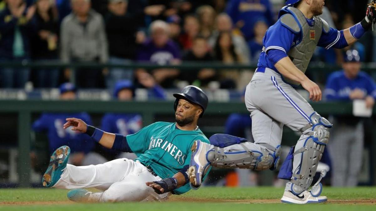 Robinson Cano easily scored the tying run in the seventh inning after being waved home by third-base coach Manny Acta.