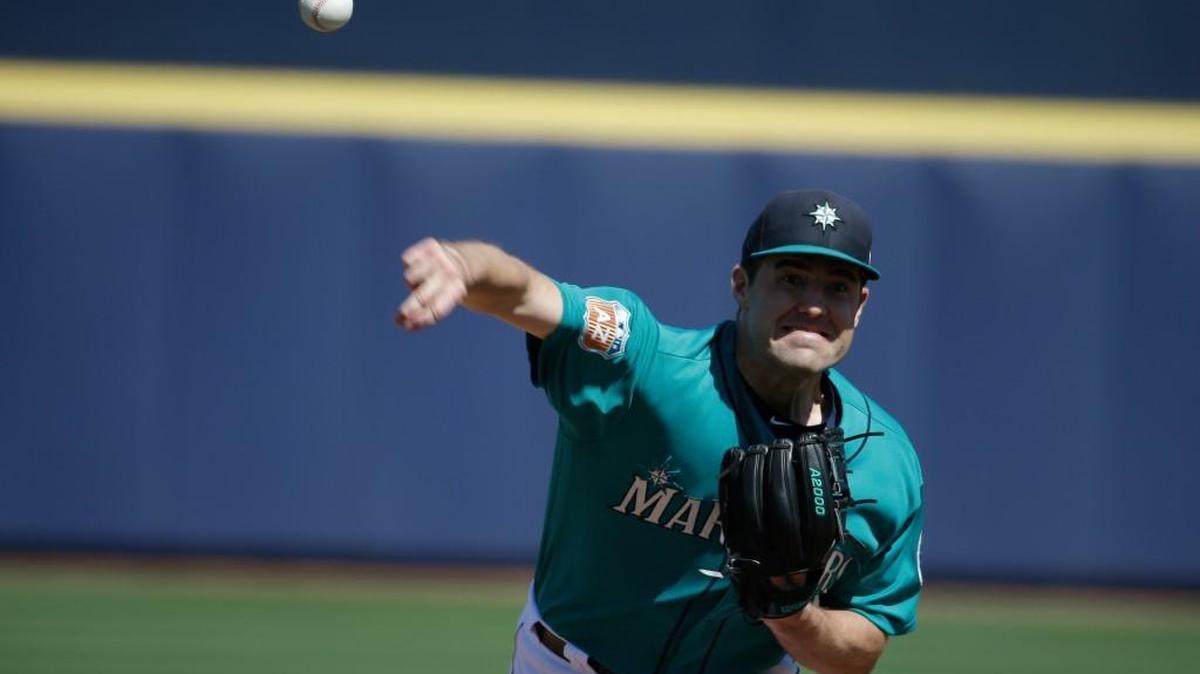 Nathan Karns could open the season in the Mariners’ bullpen.