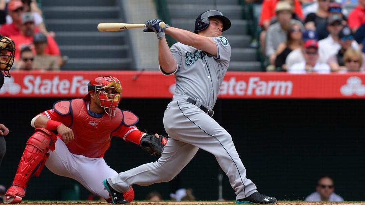 Kyle Seager’s three-run homer highlighted the Mariners’ four-run first inning Sunday against the Angels.