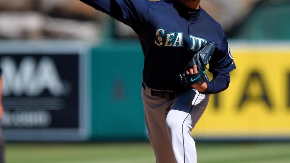 The Mariners have until 2 p.m. Friday to make a qualifying offer to right-hander Hisashi Iwakuma. But what are their options if they can’t sign him?