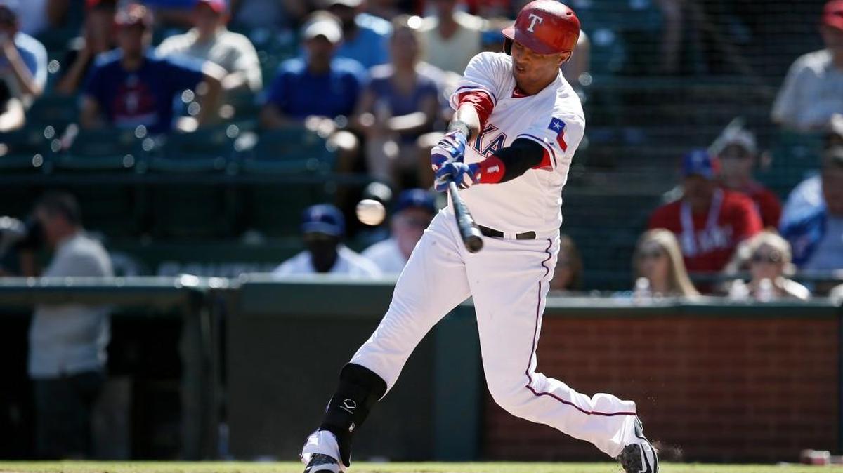 Center fielder Leonys Martin, whom the Mariners acquired from Texas in a Nov. 16 trade, avoided a possible salary-arbitration hearing by reaching agreement Thurday on a one-year deal for $4.15 million.