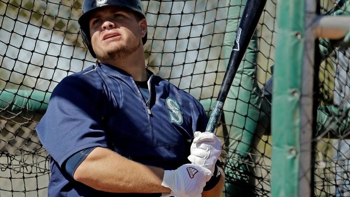 Dan Vogelbach is creating a favorable early impression in spring camp.
