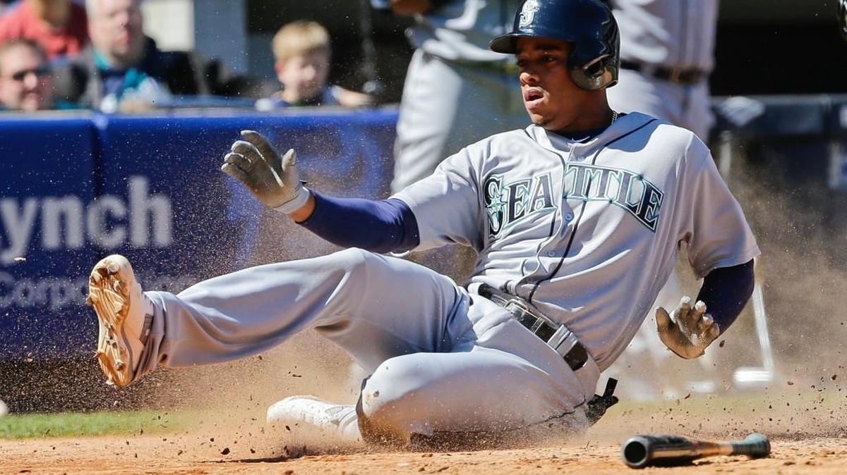 Ketel Marte scored from first base on a single in the Mariners’ three-run fifth inning.