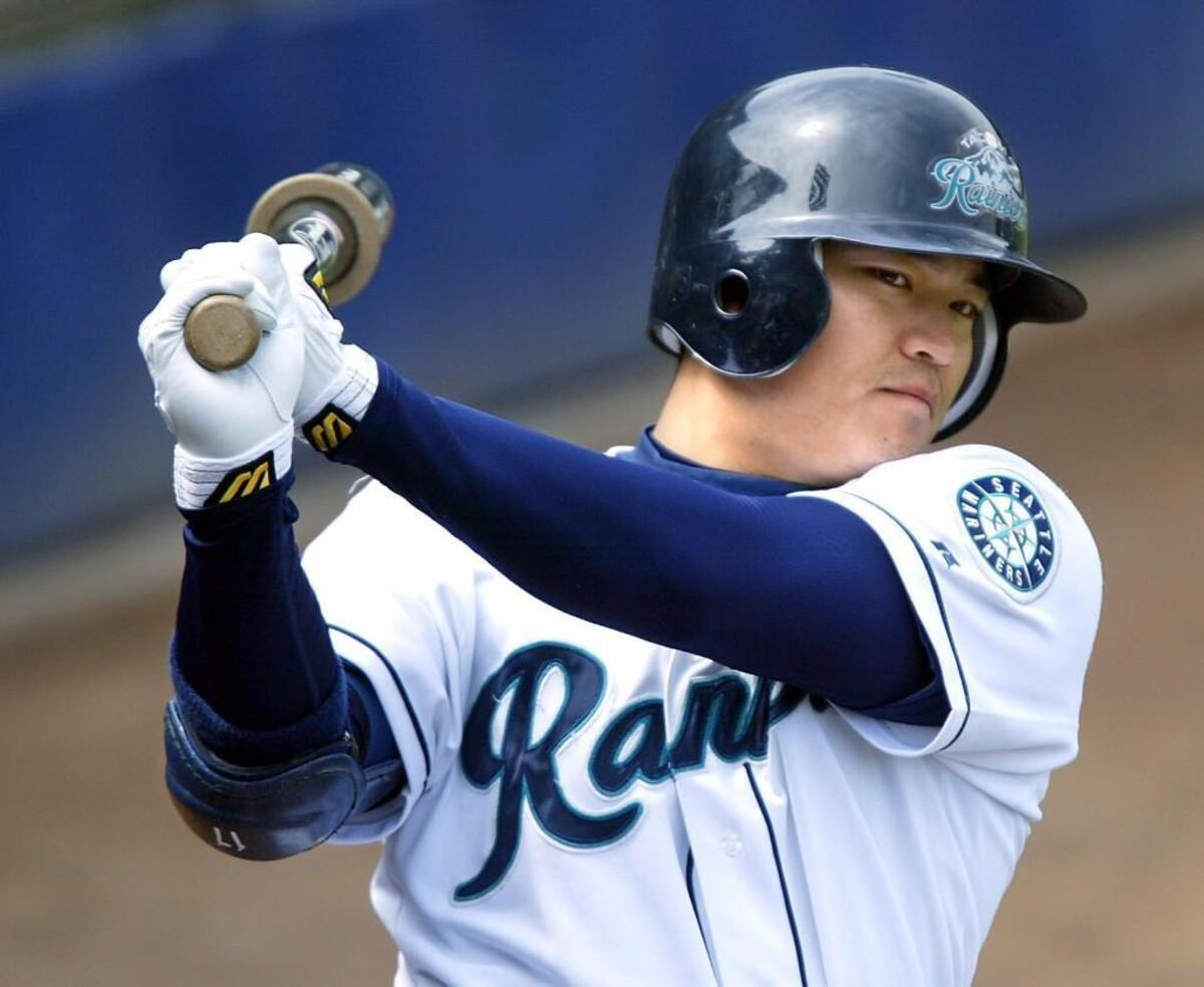 Shin-Soo Choo warms up in 2005 for the Tacoma Rainiers.