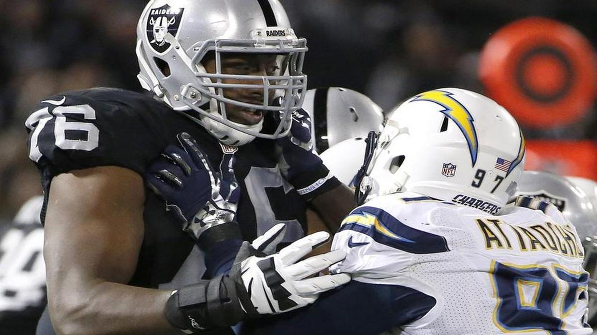 Oakland Raiders offensive lineman J’Marcus Webb (76) signed a two-year deal Tuesday with the Seahawks worth $6.5 million and $2.5 million guaranteed.