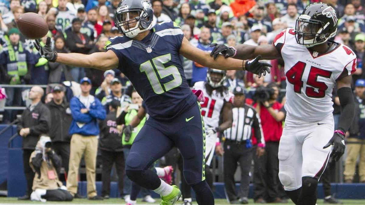 Seahawks wide receiver Jermaine Kearse can't pull in a touchdown pass in the fourth quarter. The Seattle Seahawks played the Atlanta Falcons in a NFL football game at CenturyLink Field in Seattle, Wash., on Sunday, October 16, 2016.
