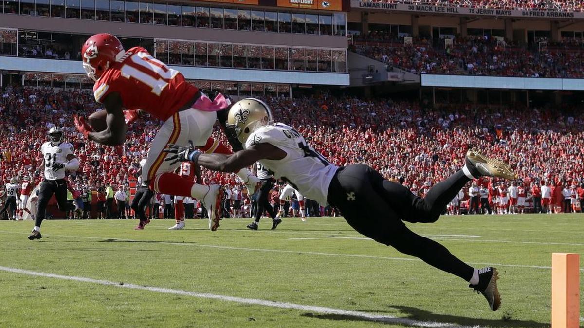 Chiefs wide receiver Tyreek Hill (10) makes a touchdown catch against Saints defensive back Ken Crawley (46) this past Sunday. Last season, New Orleans’ defense finished dead last in yards allowed per pass play.