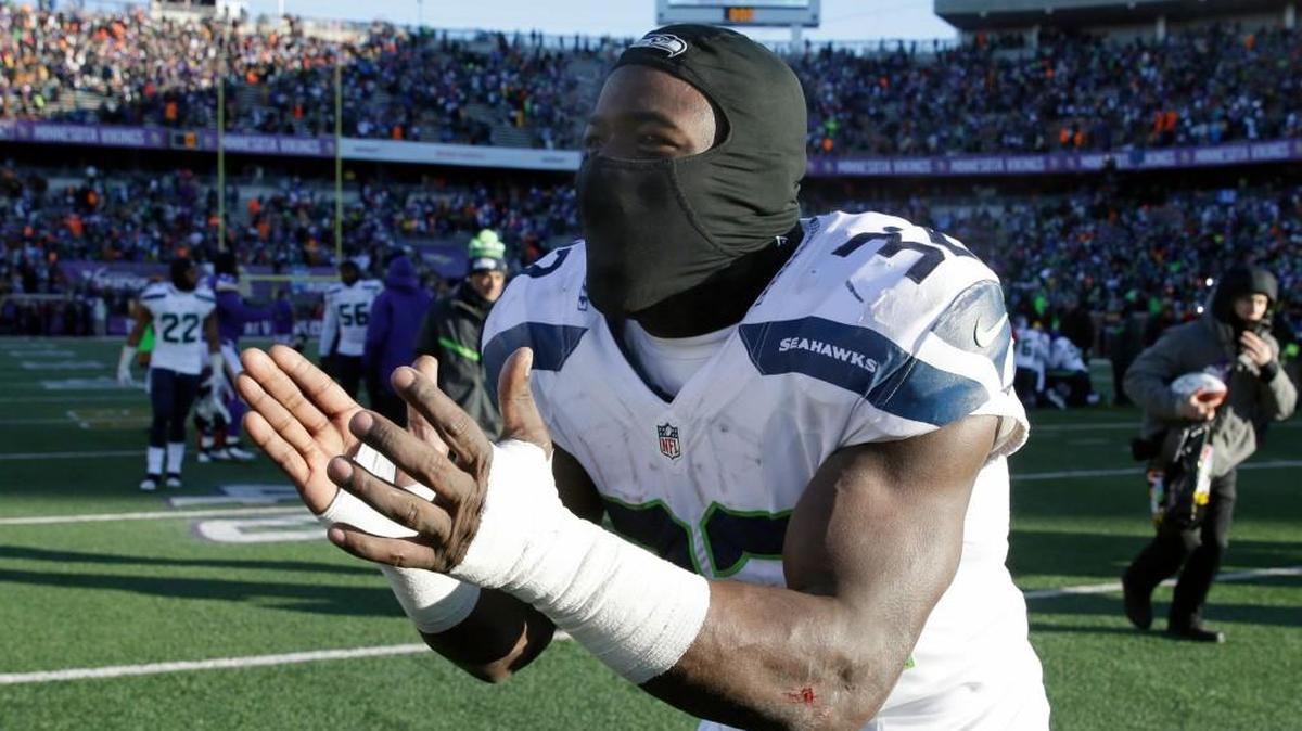 Seahawks running back Christine Michael celebrates after Seattle’s 10-9 win over Minnesota in Minneapolis.