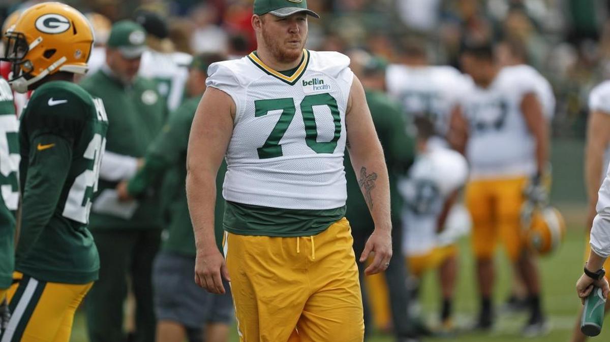 The Seahawks still have a keen interest in free agent guard T.J. Lang (70). To his end, Lang has started following the Seahawks’ team Twitter account.