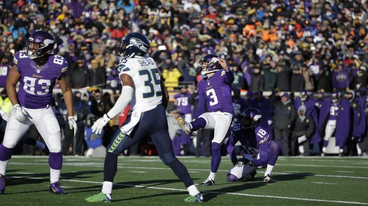 New Seahawks kicker Blair Walsh (3) began losing the Minnesota Vikings’ trust with this missed field goal late in Seattle’s wild-card playoff win in Minneapolis in January 2016. How well a change of scenery works for Walsh may have a big impact on how well Seattle’s 2017 season goes.