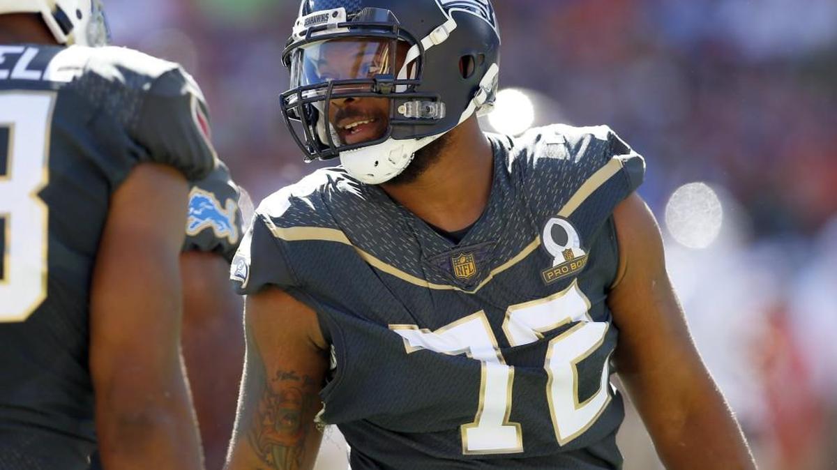 True to his word, Michael Bennett was at Seahawks minicamp. He didn’t practice because of a minor ankle injury.