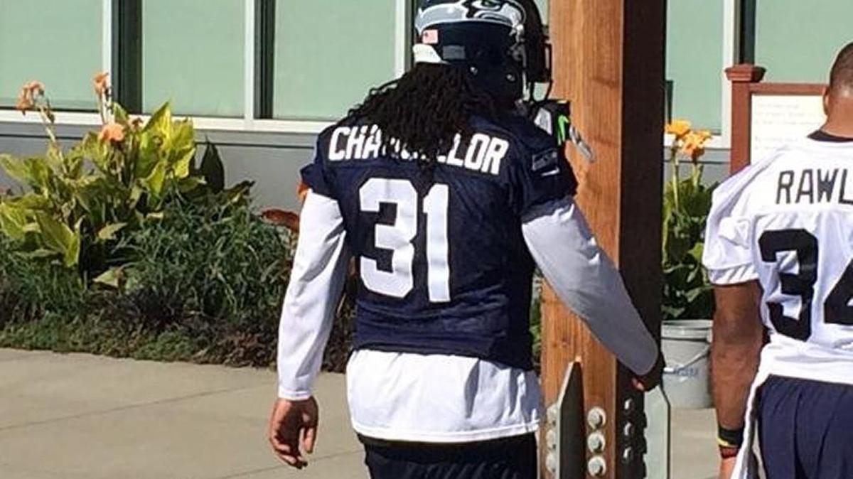 
Marshawn Lynch wears Kam Chancellor's No. 31 jersey Thursday at Seahawks practice.

