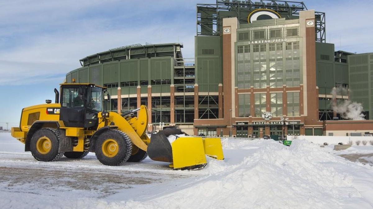 
At least the Seahawks don’t have to deal with this today at Lambeau Field. It’s sunny and getting up to 70 degrees today here in Green Bay, with temperatures to be in the 60s for kickoff at 5:30 p.m. against the Packers.
