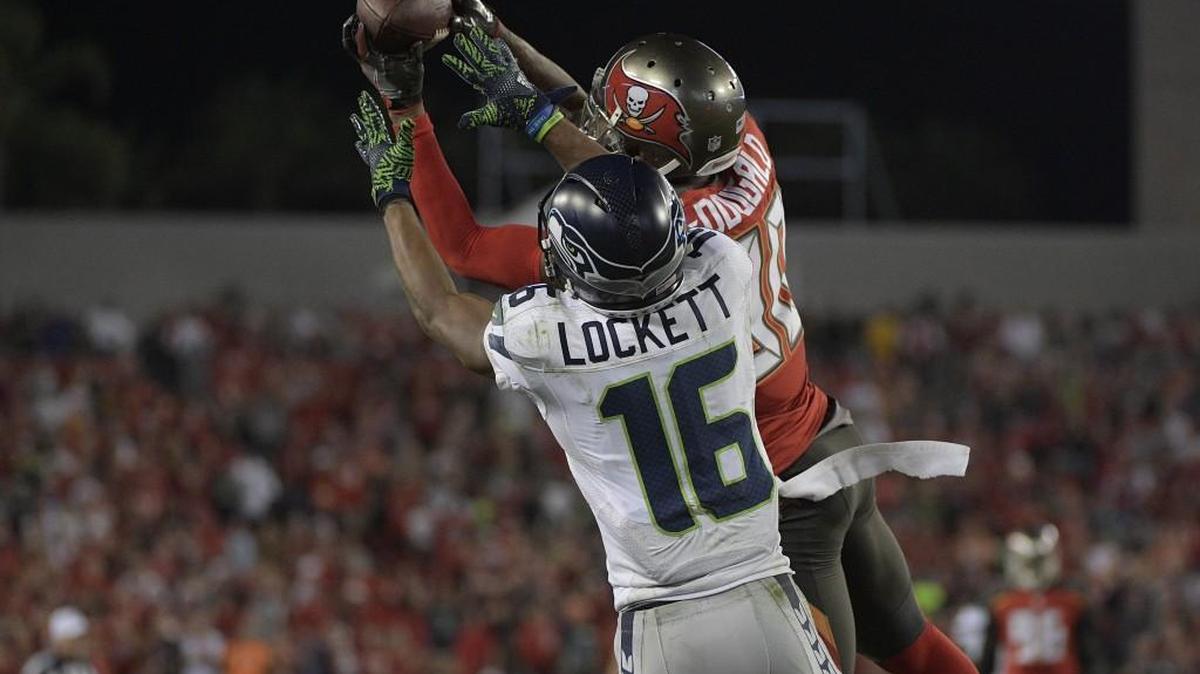 The Seahawks reportedly agreed Wednesday on a one-year, $2-million contract with free-agent defensive back Bradley McDougald. McDougald, 26, intercepted this pass from Russell Wilson intended for Tyler Lockett late in the Tampa Bay Buccaneers’ home win over Seattle on November 27.