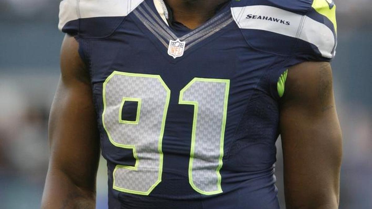 Defensive end Chris Clemons, shown here before a Seahawks preseason game in 2012 during his first go-around with the team, reportedly intends to retire rather than play in 2016 for Seattle.