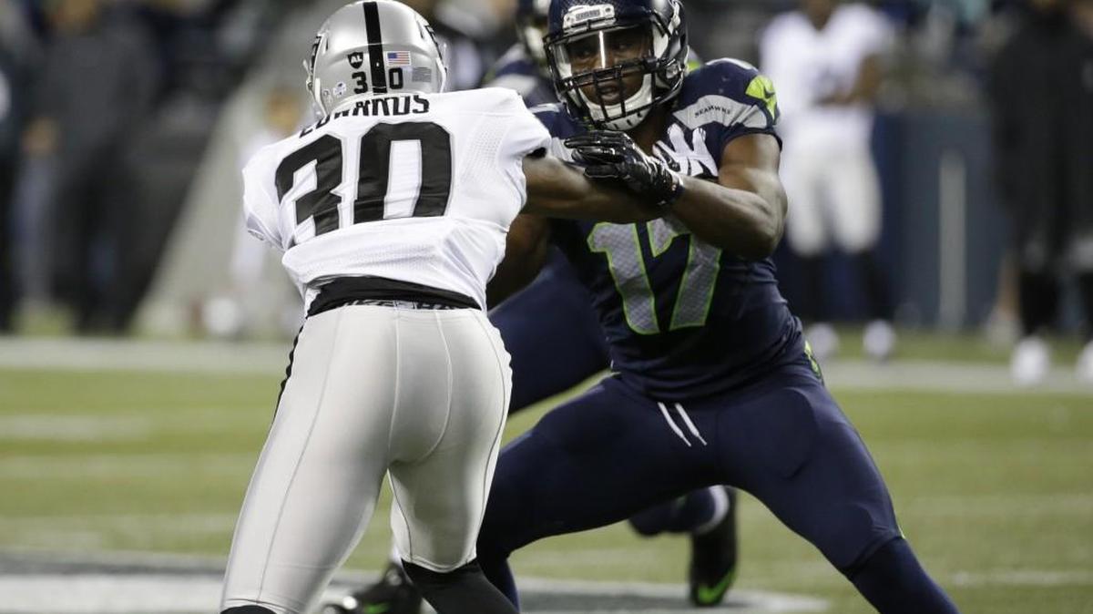 
Tenacity in tasks such as blocking and special teams is why I believe former University of Washington Huskies WR Kevin Smith makes the Seahawks’ 53-man roster coming out of the preseason.
