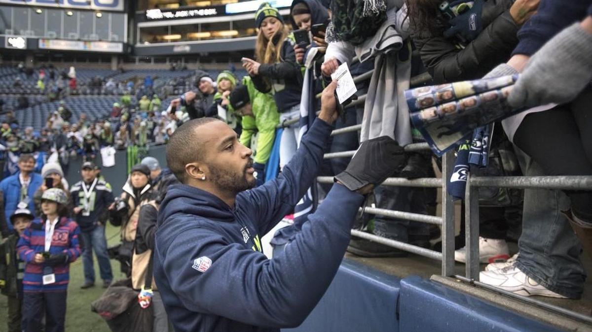 All signs point to the Seahawks offering top wide receiver Doug Baldwin a new contract before this season begins in September. He told a Seattle radio station on Wednesday his status beyond 2016 isn’t concerning him.