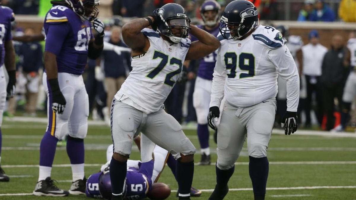 Sack-dancing Michael Bennett (72) and the Seahawks play at Minnesota on Sunday in the opening round of the NFC playoffs.